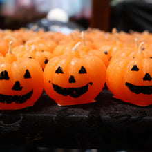 Load image into Gallery viewer, Pumpkin candles
