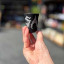 Load image into Gallery viewer, Black Salem frosted shot
