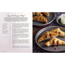 Load image into Gallery viewer, Twilight: The Unofficial Cookbook
